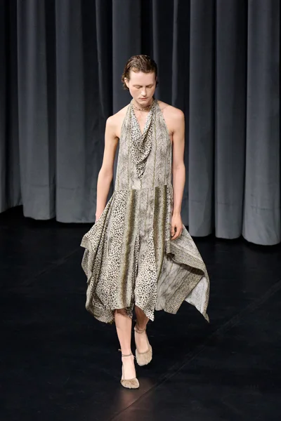 Look 27